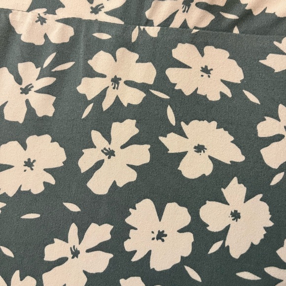 Selling 2 summer flower skirts - Picture 6 of 6